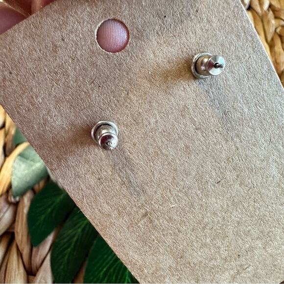 BOGO FREE CIRCLE OF LIFE SILVER DANGLY EARRINGS - Picture 4 of 6